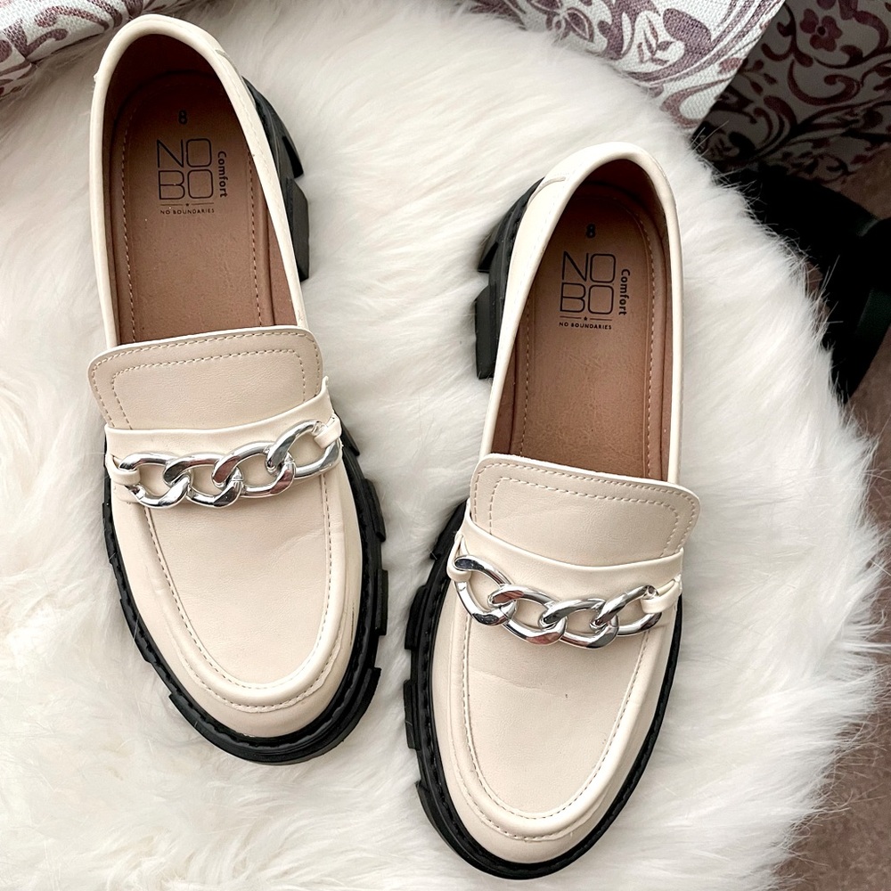 No Boundaries: cream/silver shoe